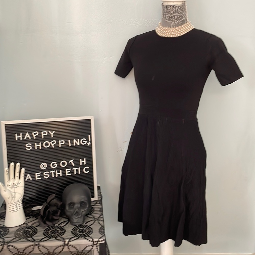 Vintage Style Fit & Flare Dress with Crochet Pearl Collar